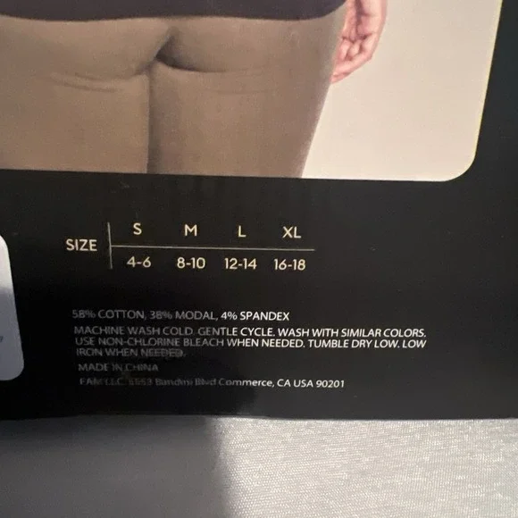 Banana Republic Women's Classic Crew Neck 2-Pack T-Shirt, Black/White, Size XL ✅ - Picture 7 of 7